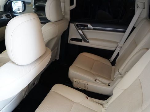 Used 2020 Lexus GX 460 Premium AWD/4WD image 25