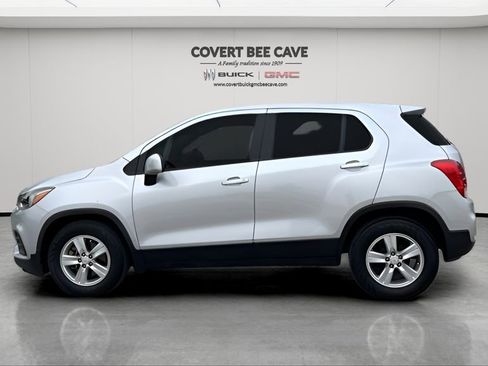Used 2020 Chevrolet Trax LS w/ Tint and Cruise Package image 5