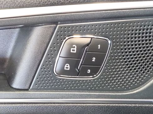 Used 2024 Ford Edge Titanium AWD/4WD image 17