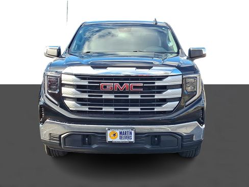 Used 2023 GMC Sierra 1500 SLE image 2