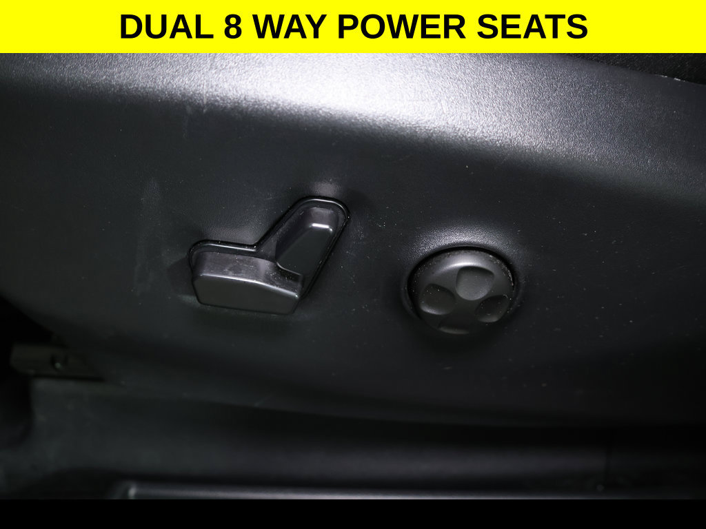 Used 2025 Chrysler Pacifica Limited FWD image 5