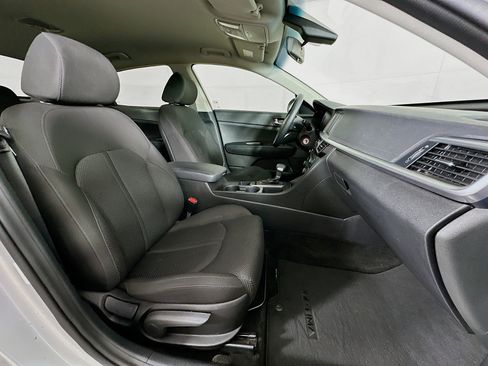 Used 2019 Kia Optima LX image 29