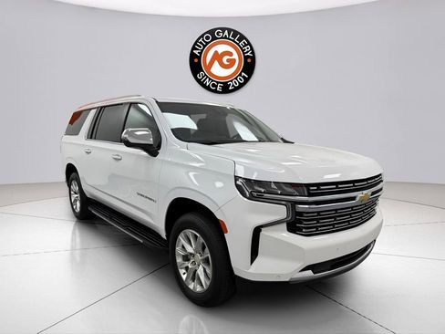 Used 2023 Chevrolet Suburban Premier RWD image 1