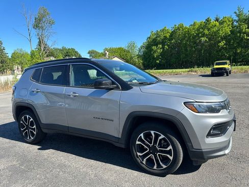 Used 2024 Jeep Compass Limited AWD/4WD image 1