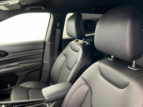 New 2026 Jeep Compass Latitude AWD/4WD image 16