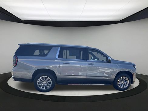New 2026 Chevrolet Suburban Premier AWD/4WD image 6