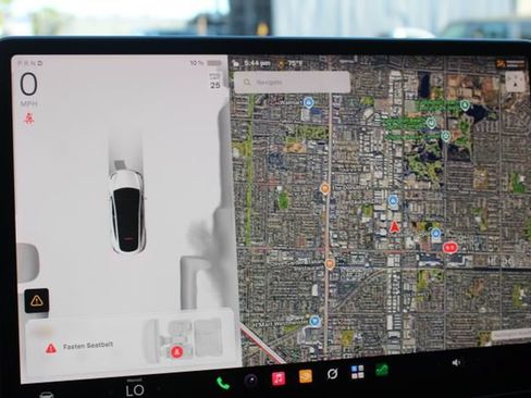 Used 2023 Tesla Model Y Long Range AWD/4WD image 36