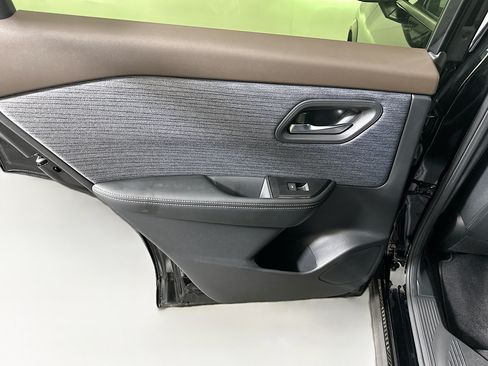 Used 2023 Nissan Rogue SV FWD image 25