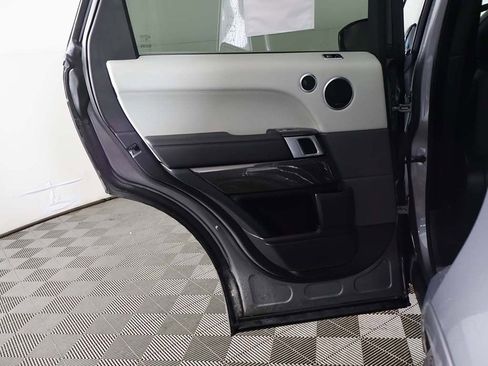 Used 2022 Land Rover Range Rover Sport SVR image 32