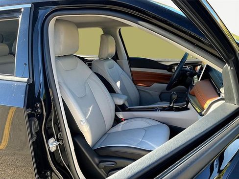 Used 2022 Jeep Compass Limited image 7