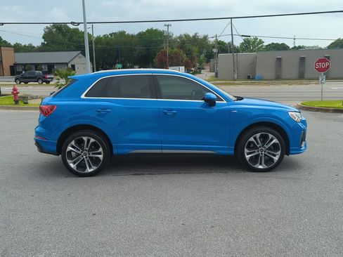 Used 2020 Audi Q3 2.0T Premium Plus w/ Premium Plus Package AWD/4WD image 8