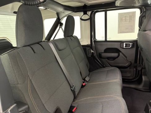 Used 2024 Jeep Wrangler Sport S image 16