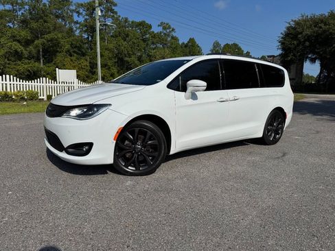Used 2019 Chrysler Pacifica Limited w/ Advanced Safetytec Group FWD image 29