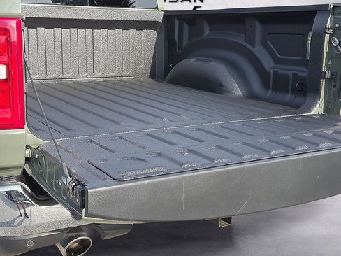 Used 2026 RAM 1500 Laramie AWD/4WD image 9