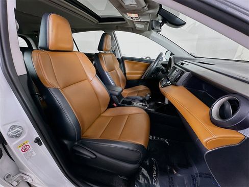 Used 2017 Toyota RAV4 Platinum image 34