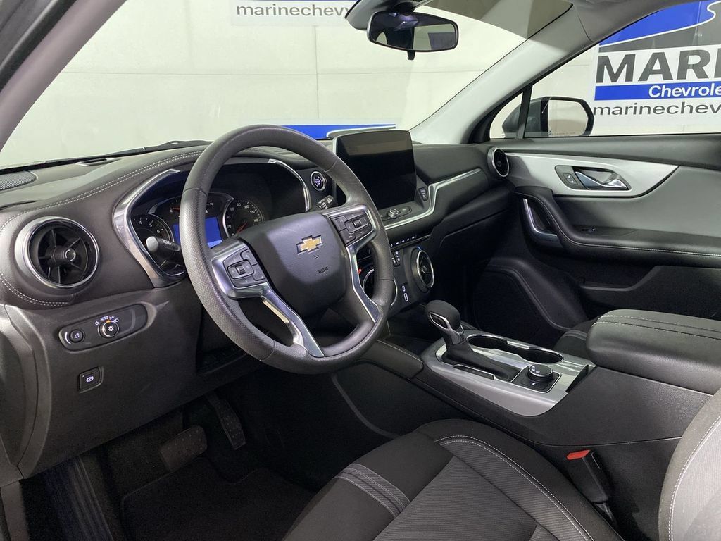 Used 2023 Chevrolet Blazer LT FWD image 15