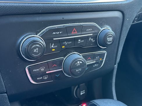 Used 2016 Dodge Charger SRT w/ Harman/Kardon Audio Group RWD image 27
