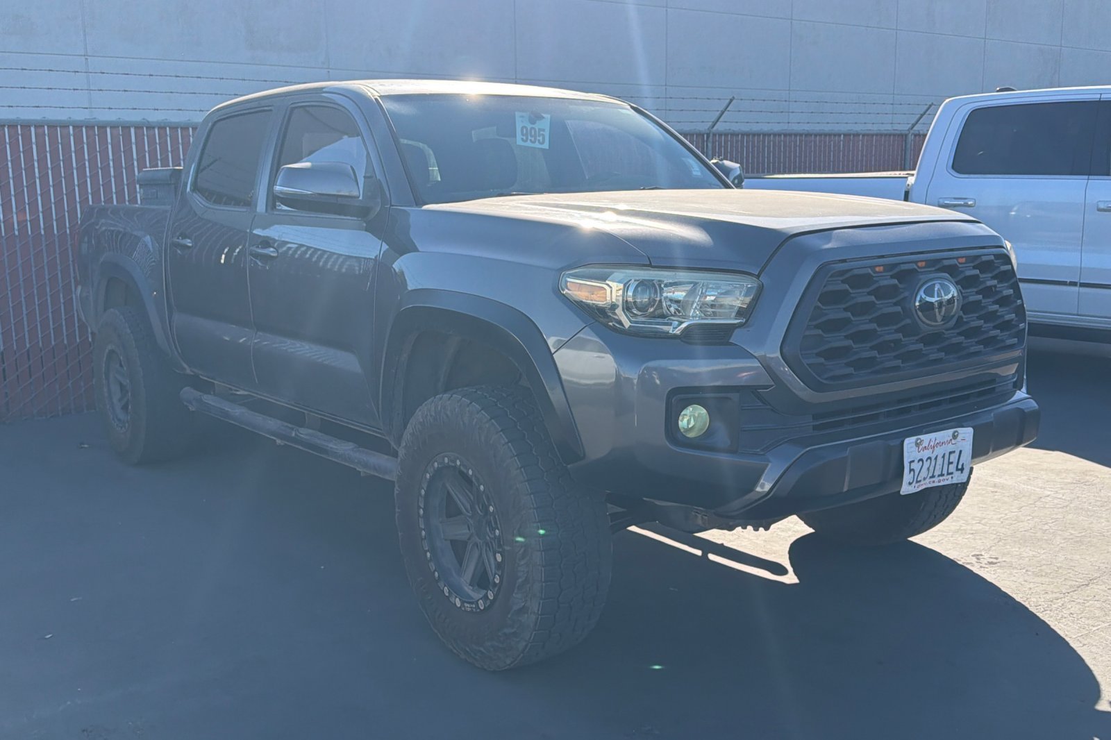 Used 2016 Toyota Tacoma TRD Off-Road w/ Towing Package RWD image 2