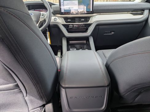 New 2026 Ford Explorer Active image 27