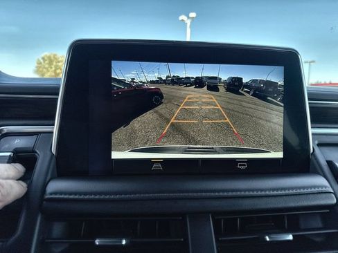 Used 2023 Chevrolet Tahoe Z71 AWD/4WD image 17