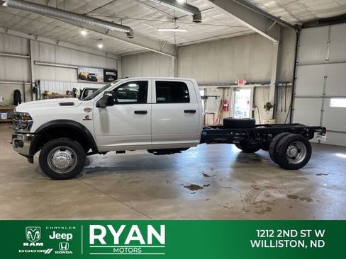 New 2026 RAM 5500 Tradesman w/ Chrome Appearance Group image 3