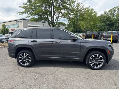 Used 2024 Jeep Grand Cherokee Overland w/ Trailer Tow Package AWD/4WD image 15