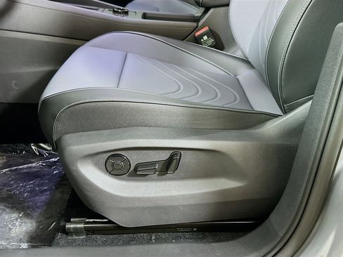 New 2026 Volkswagen Tiguan SE AWD/4WD image 18