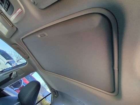 Certified 2019 Toyota Camry SE w/ Convenience Package image 19