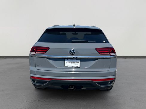 Used 2021 Volkswagen Atlas Cross Sport SE w/ V6 Towing Package FWD image 4