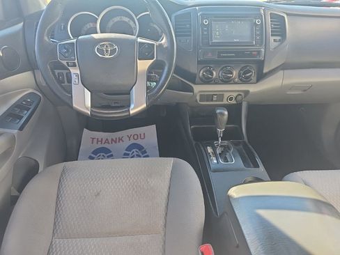 Used 2015 Toyota Tacoma PreRunner image 17