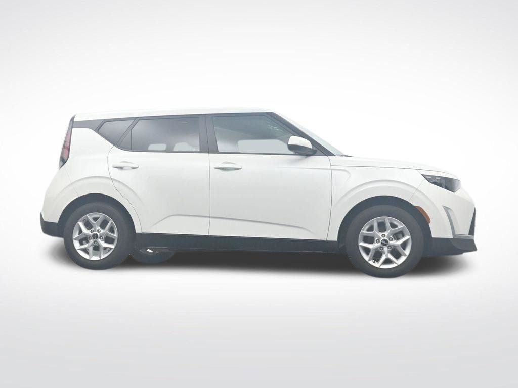 Used 2023 Kia Soul LX w/ Option Group 015 FWD image 33