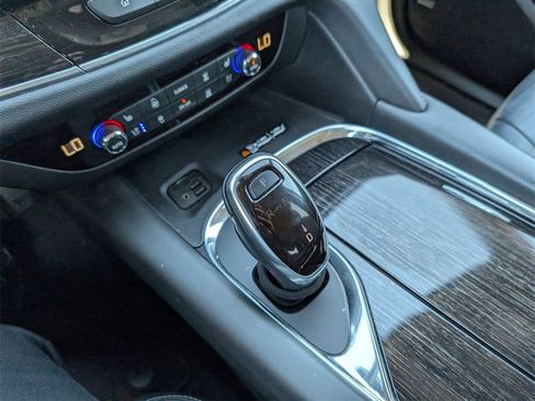 Used 2021 Buick Enclave Avenir w/ Avenir Technology Package image 22