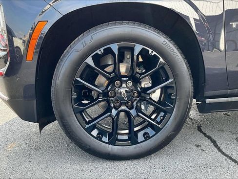 Used 2025 Chevrolet Tahoe High Country AWD/4WD image 36