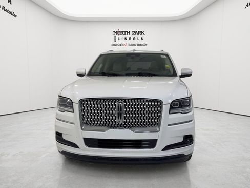 Used 2023 Lincoln Navigator L Reserve AWD/4WD image 8
