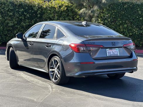 Used 2024 Honda Civic Touring image 4