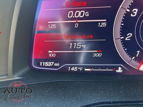 Used 2022 Chevrolet Corvette Stingray Coupe w/ Z51 Performance Package image 18