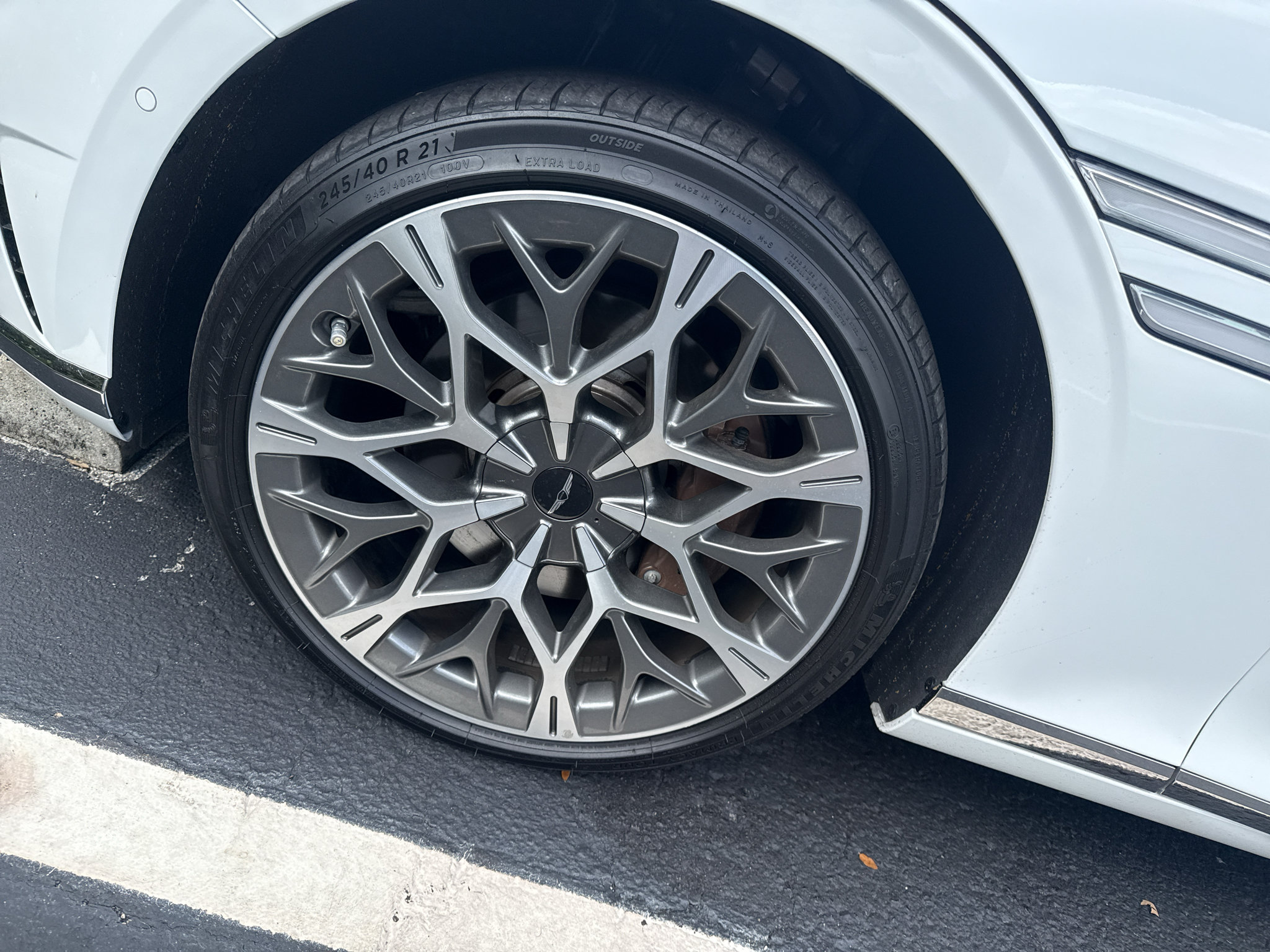 Used 2024 Genesis G90 3.5T AWD/4WD image 3