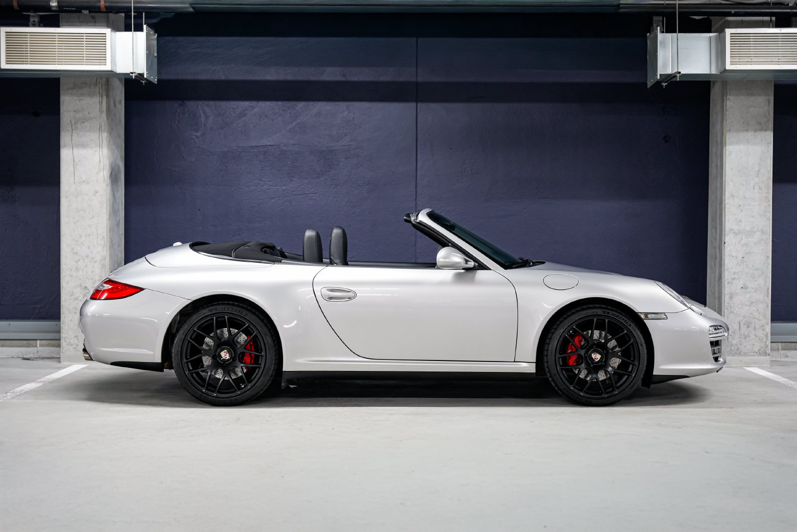 Used 2009 Porsche 911 Carrera 4 AWD/4WD image 2