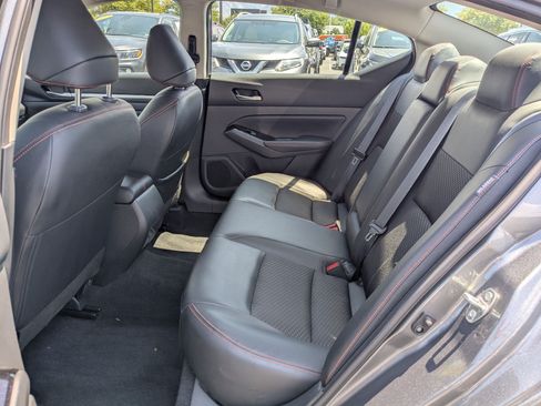 Used 2025 Nissan Altima 2.5 SR FWD image 29