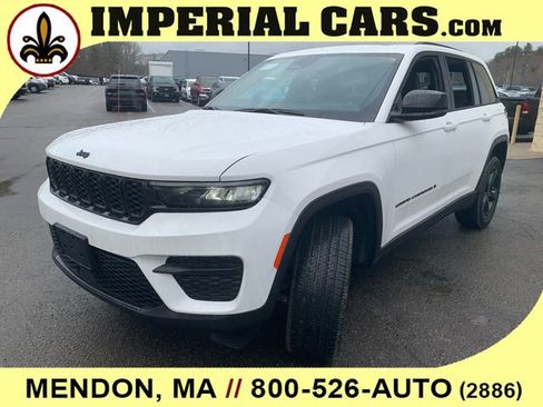 New 2025 Jeep Grand Cherokee Altitude AWD/4WD image 5