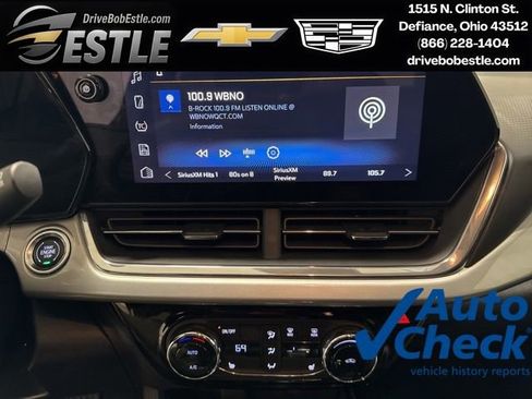 Used 2025 Chevrolet Trax LT w/ LT Convenience Package FWD image 16