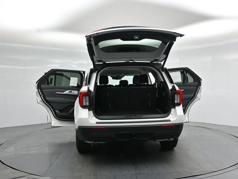 New 2026 Ford Explorer Active RWD image 31