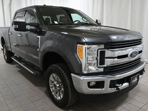 Used 2017 Ford F350 XLT w/ XLT Premium Package AWD/4WD image 16