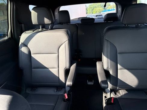 Used 2025 Chevrolet Traverse LT AWD/4WD image 30