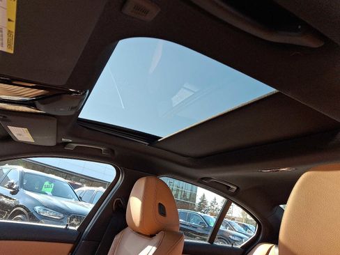 Used 2023 BMW 330i xDrive Sedan w/ Premium Package image 15