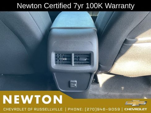 Used 2024 Chevrolet Equinox LT w/ LPO, Floor Liner Package FWD image 31