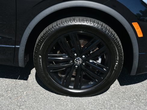 Used 2022 Volkswagen Tiguan SE R-Line AWD/4WD image 22