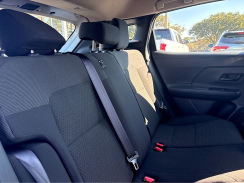 Used 2025 Nissan Kicks S image 10