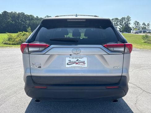 Used 2023 Toyota RAV4 XLE w/ Convenience Package FWD image 5