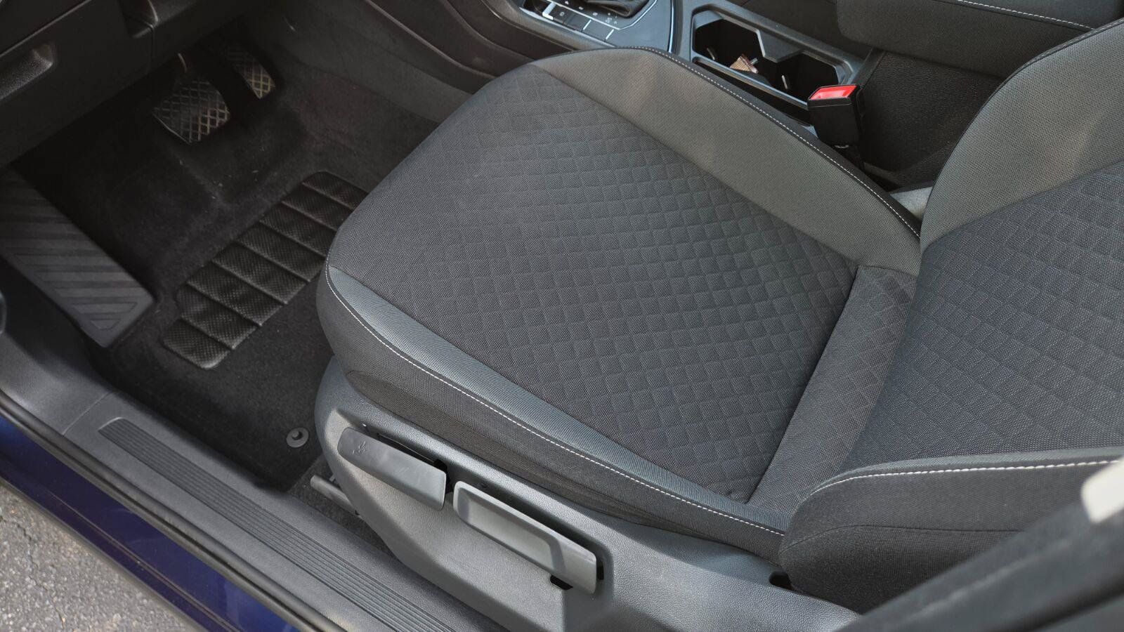 Used 2021 Volkswagen Tiguan S FWD image 21
